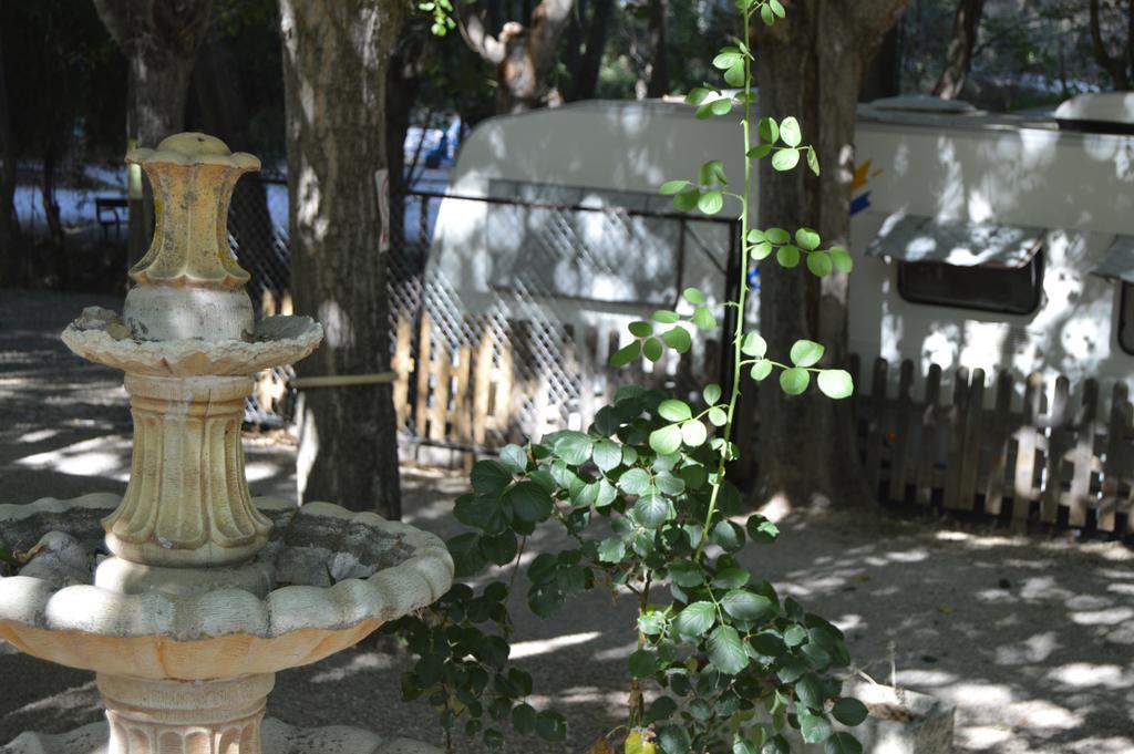Cabanas Camping Sierra De Penascosa ภายนอก รูปภาพ