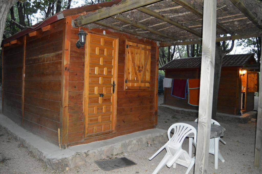 Cabanas Camping Sierra De Penascosa ภายนอก รูปภาพ